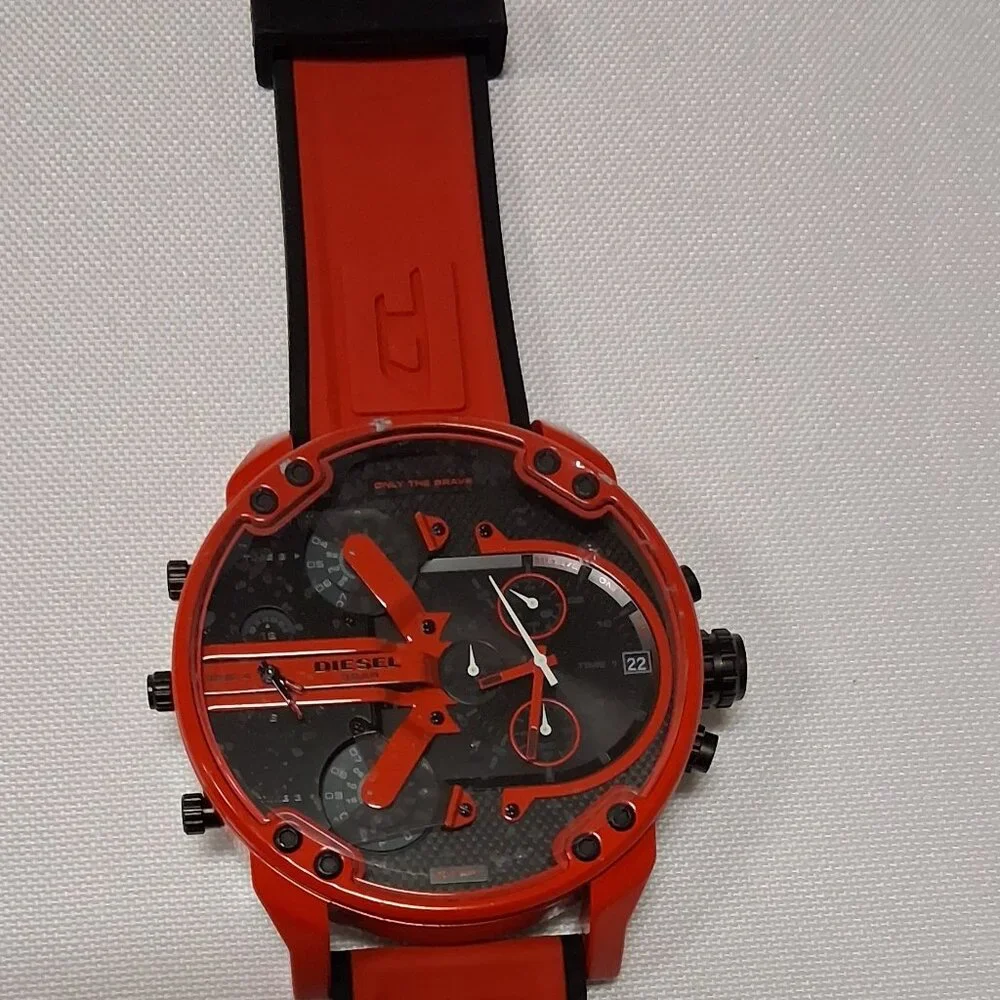 Diesel Mr. Daddy Three-Hand Silicone Watch – Model DZ7431